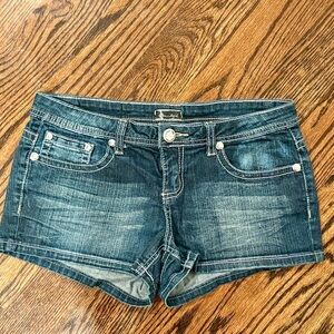 SOUNDGIRL Embroidered Denim Shorts With Rhinestones ~Size 7 Juniors~VGUC~SKU114
